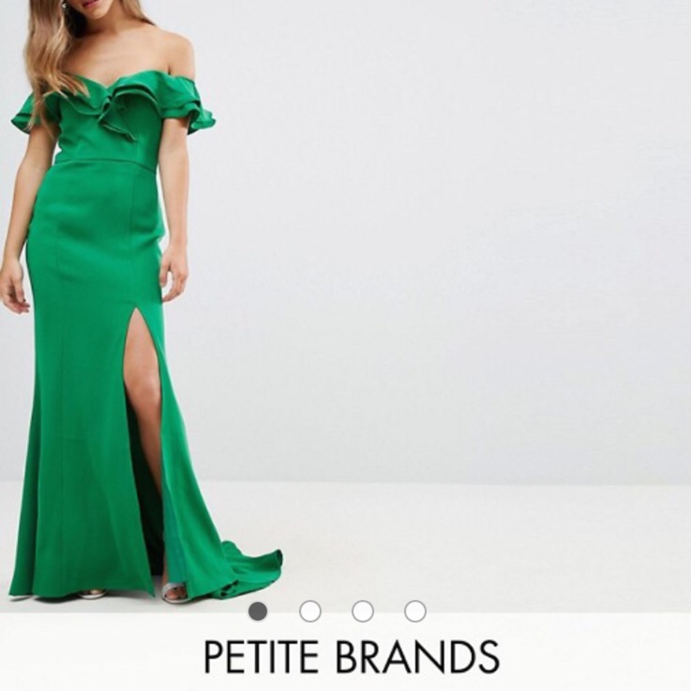 Jarlo Off Shoulder Maxi - NWT